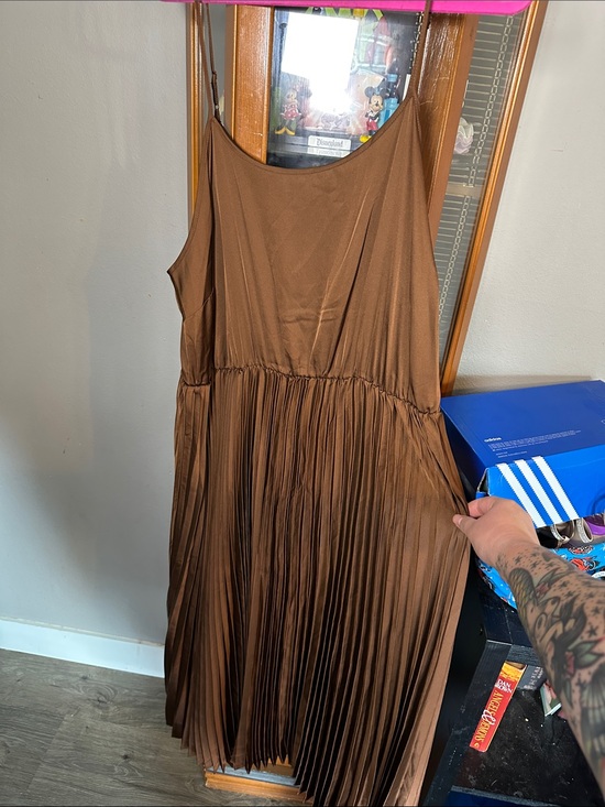 Gibson Latimer Dresses & Skirts - Gibson Latimer Chocolate Brown Pleated Midi Slip Dress